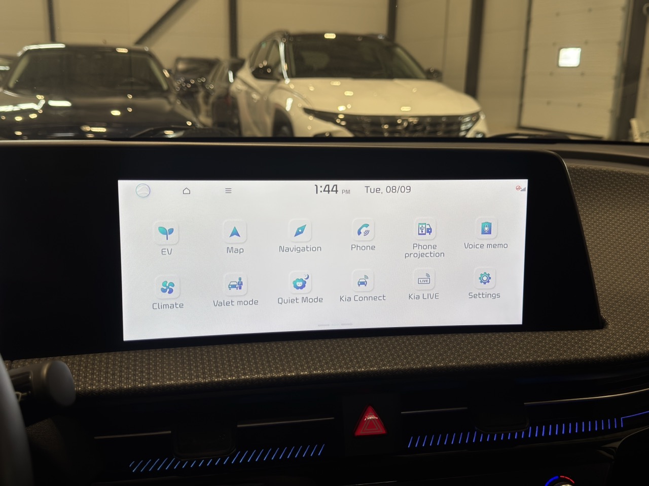 Car image 19