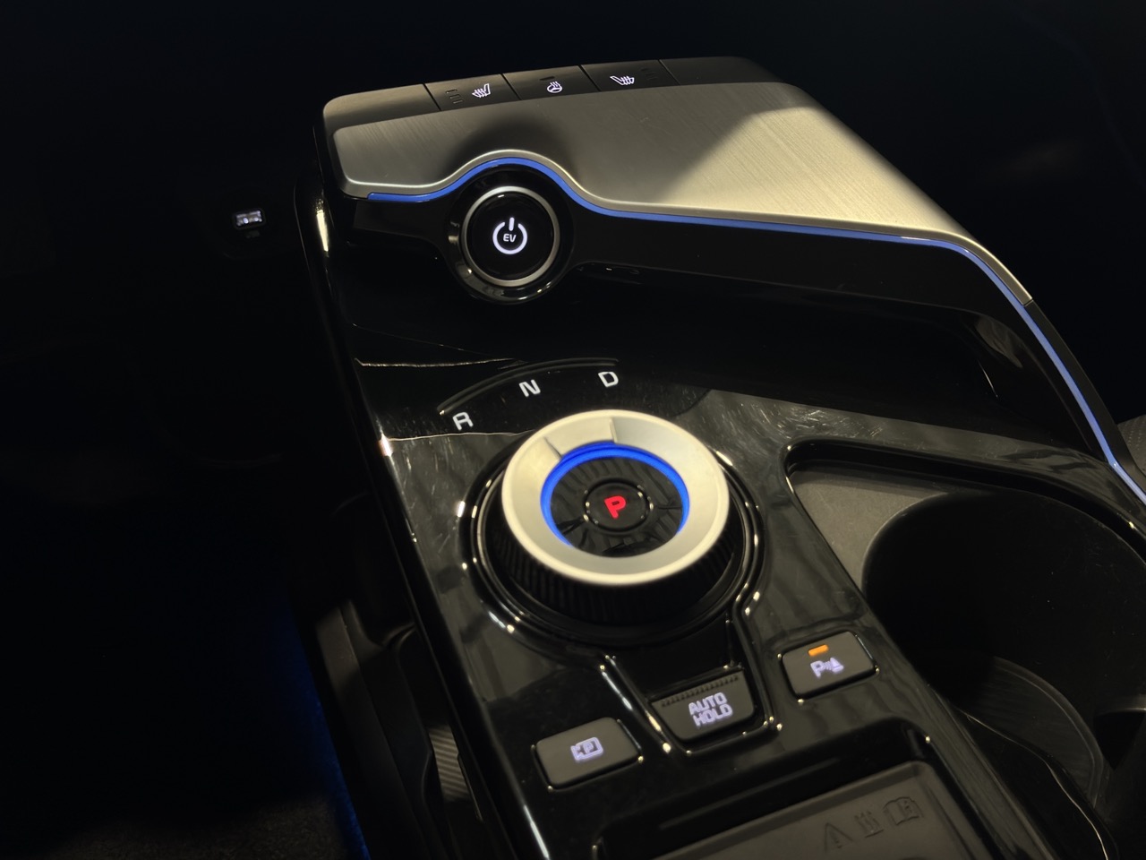 Car image 25