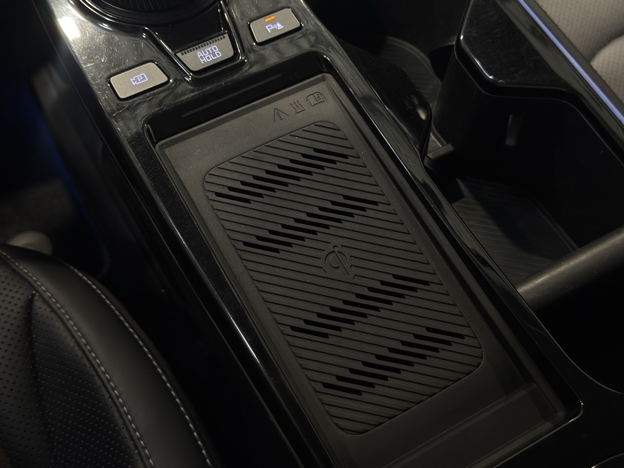 Car image 26