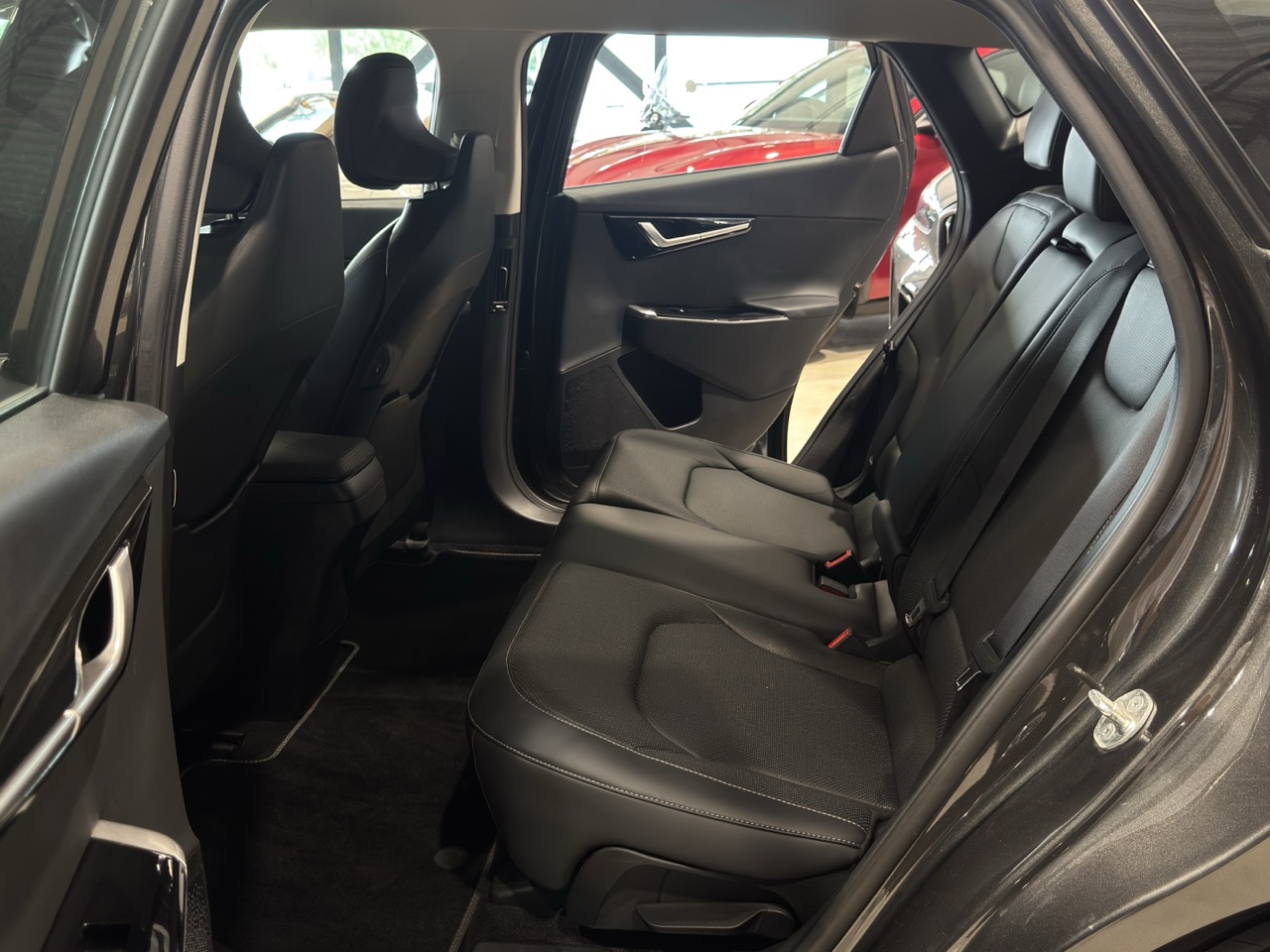 Car image 29