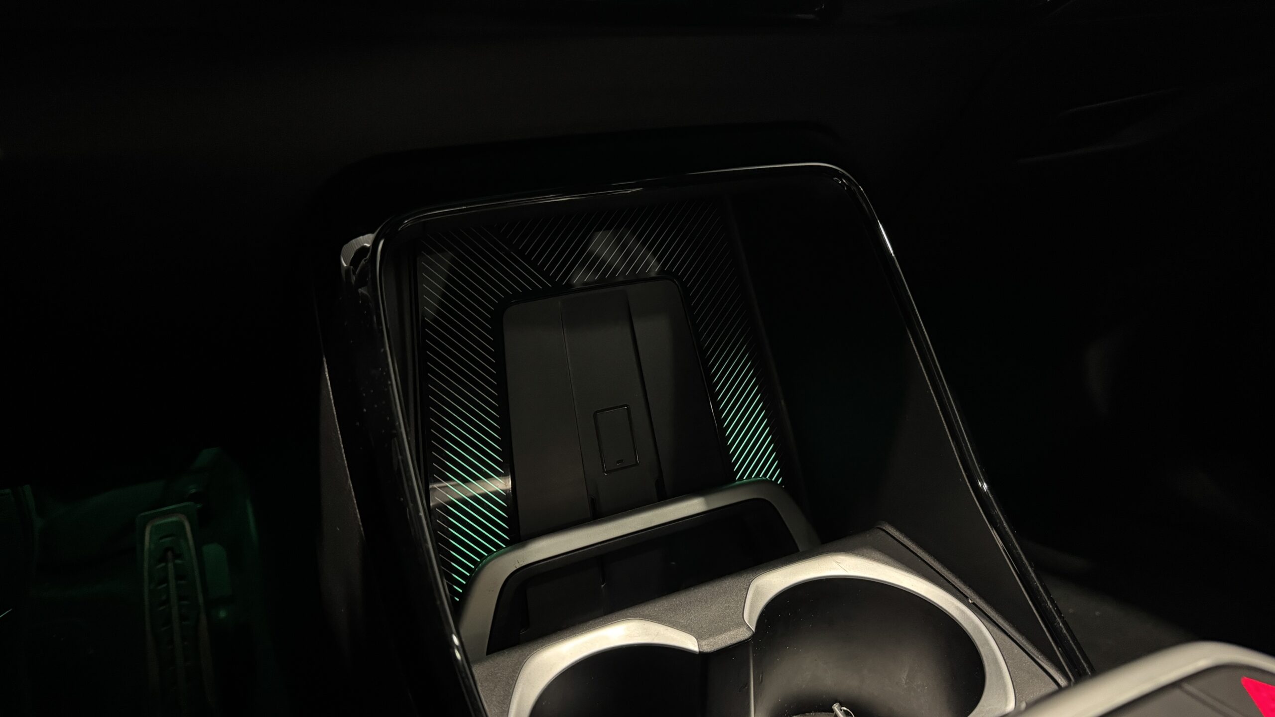 Car image 24