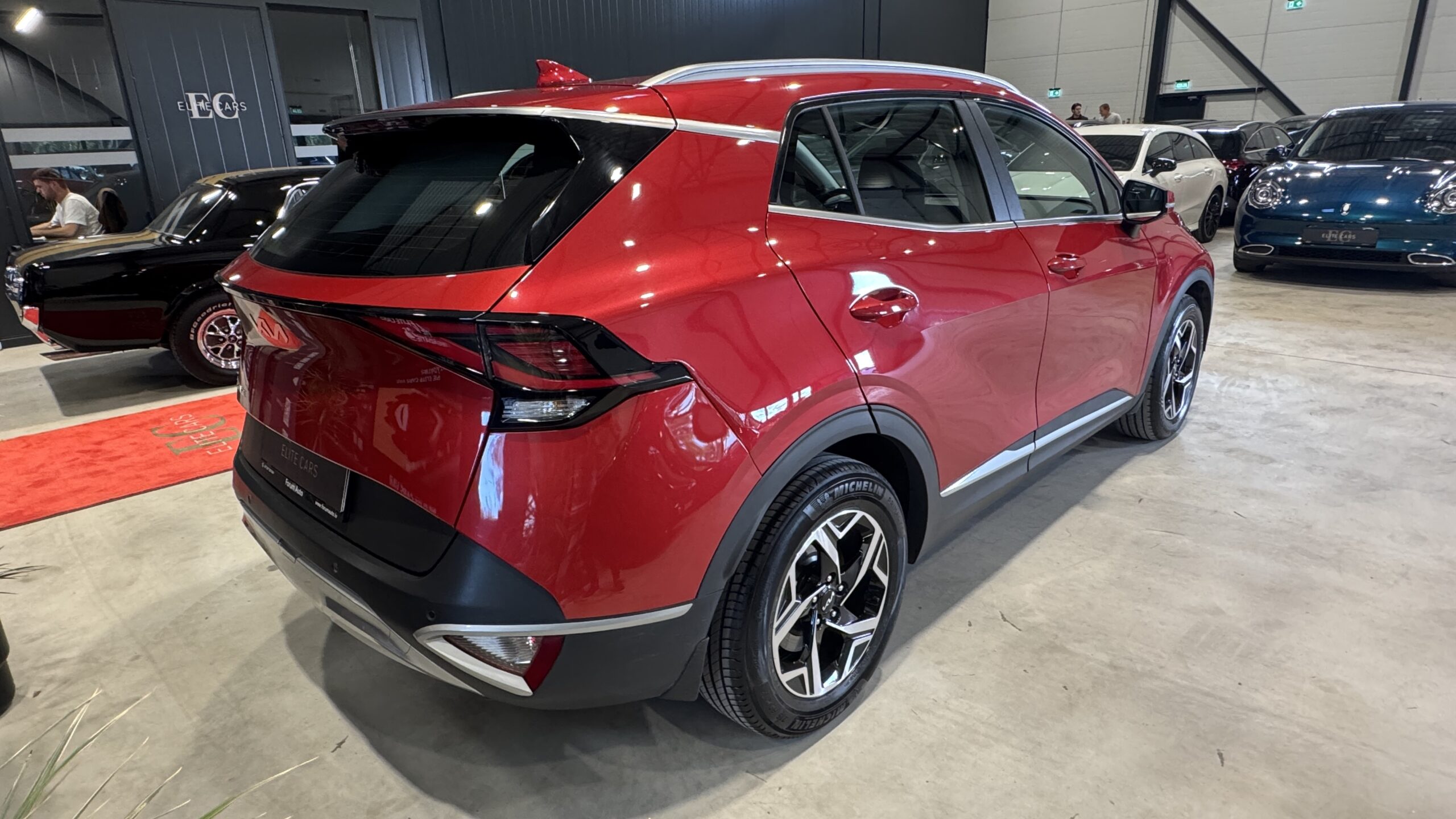 Car image 3