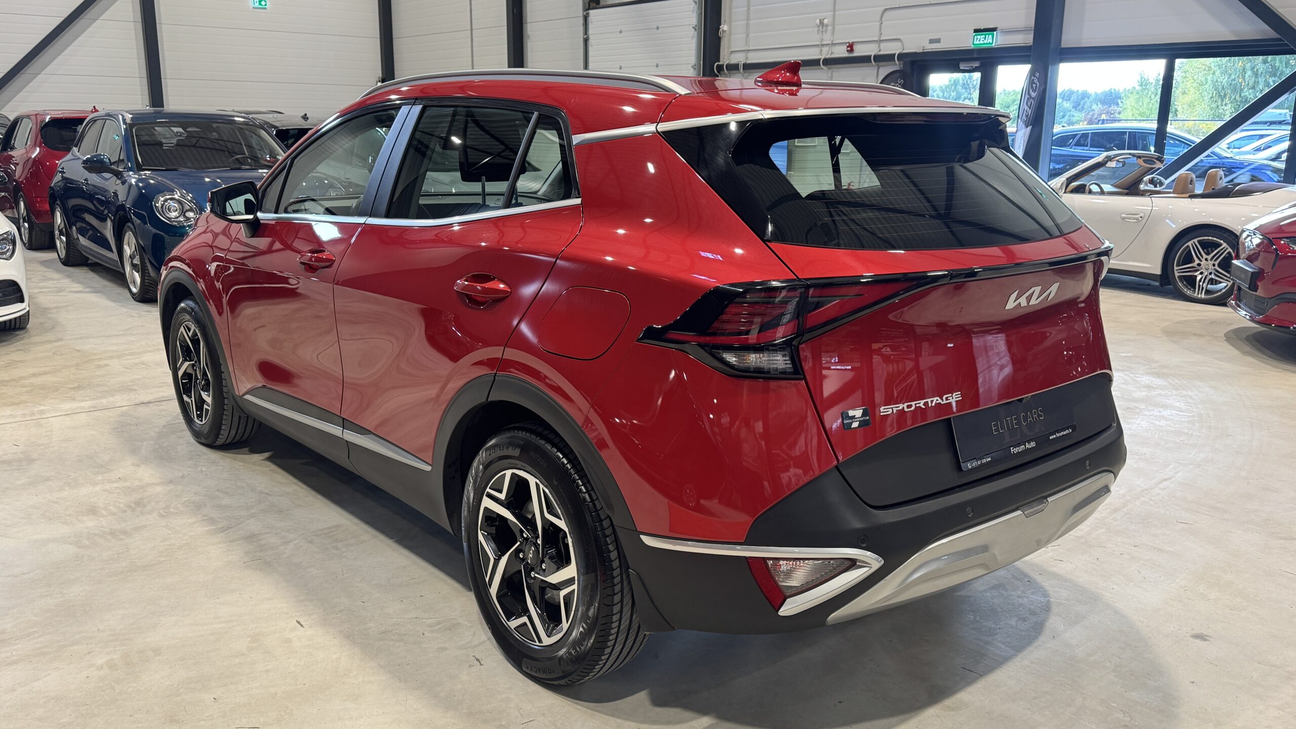 Car image 4