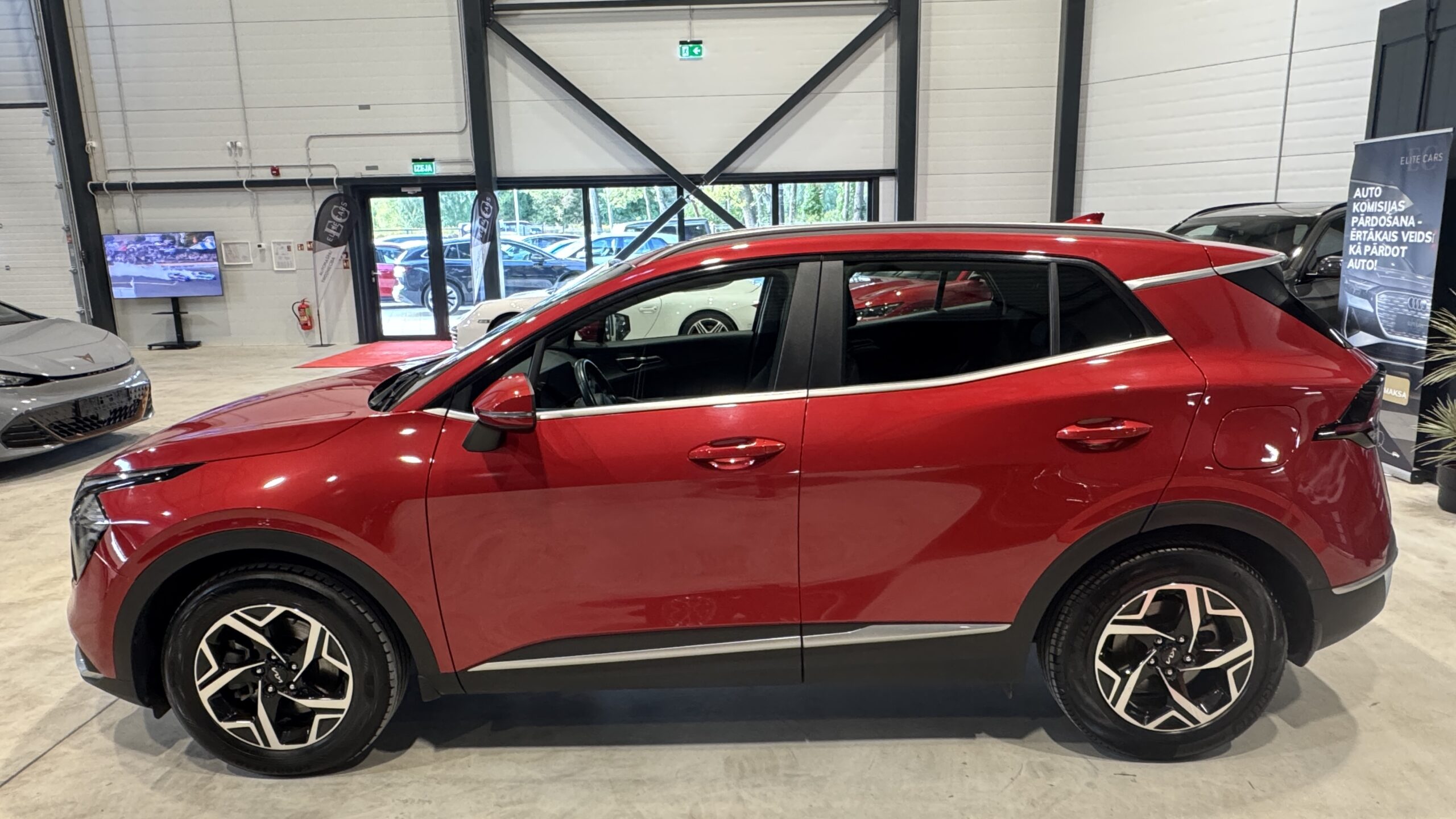 Car image 5