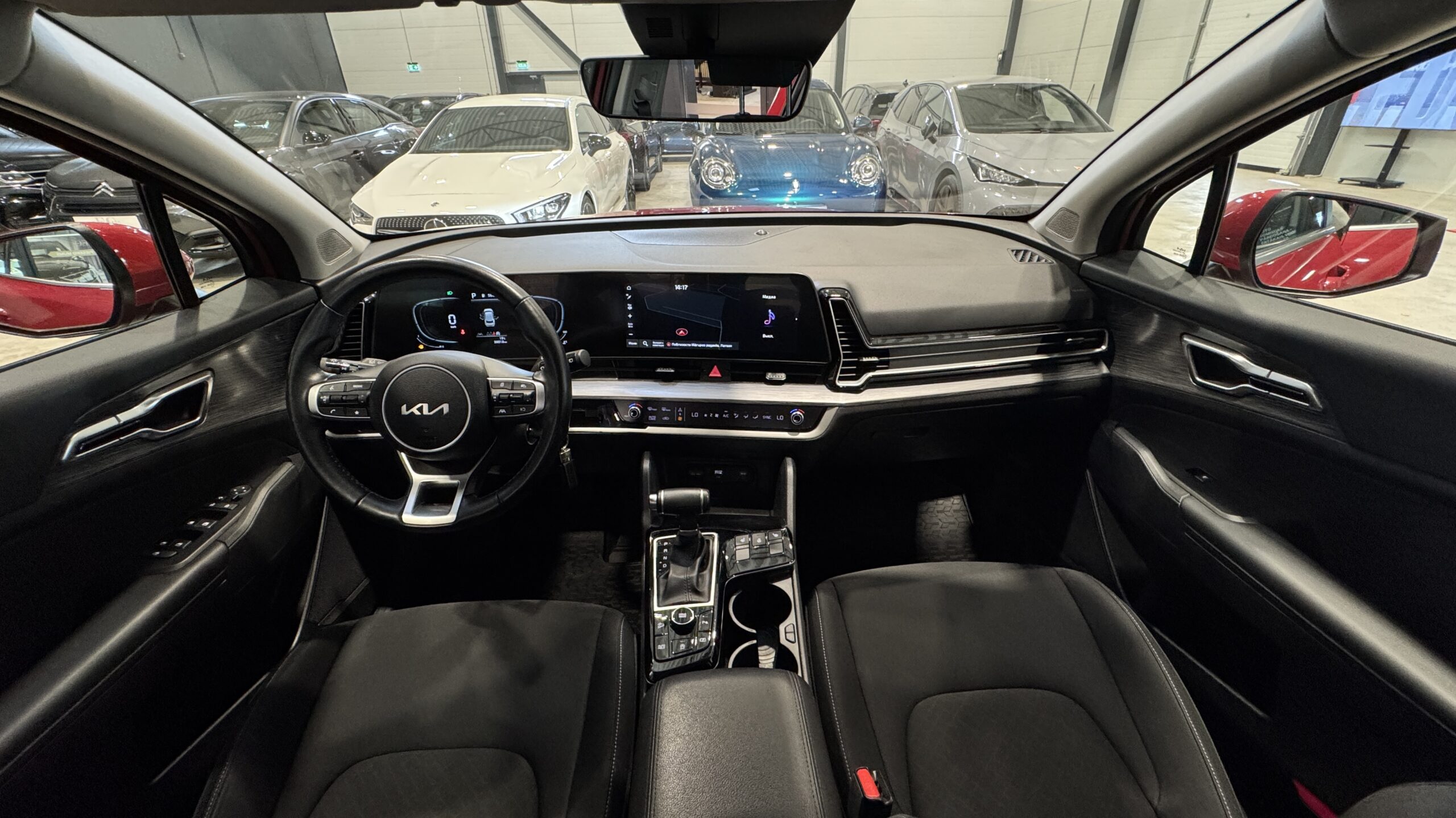 Car image 12