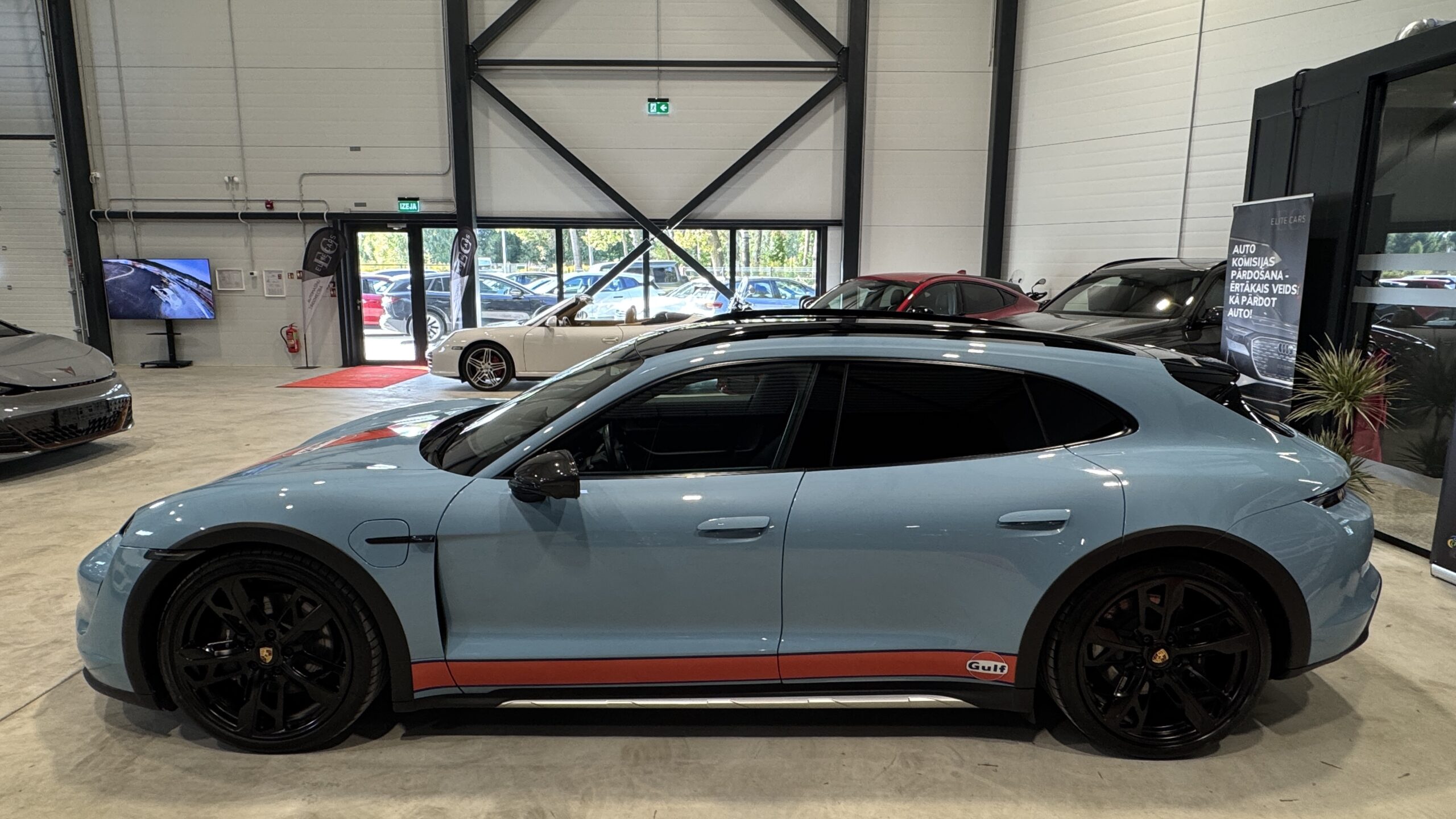Car image 6