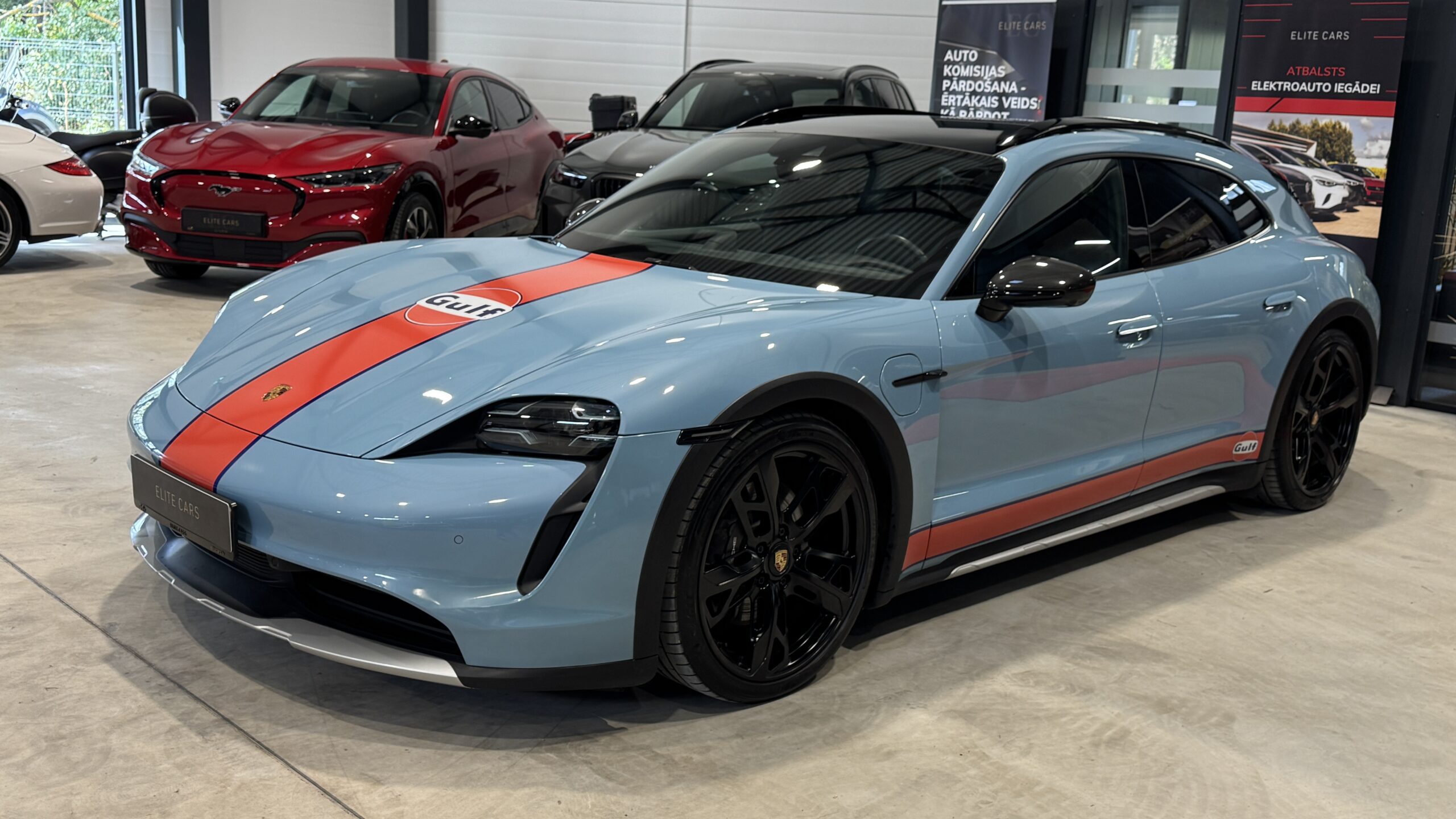Car image 7