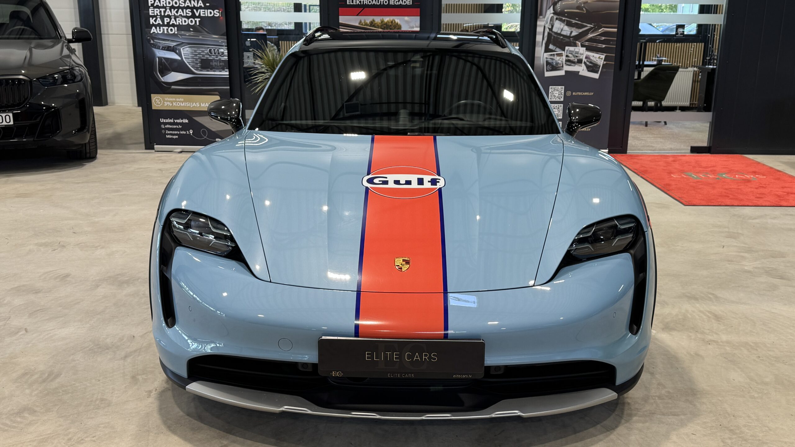 Car image 8