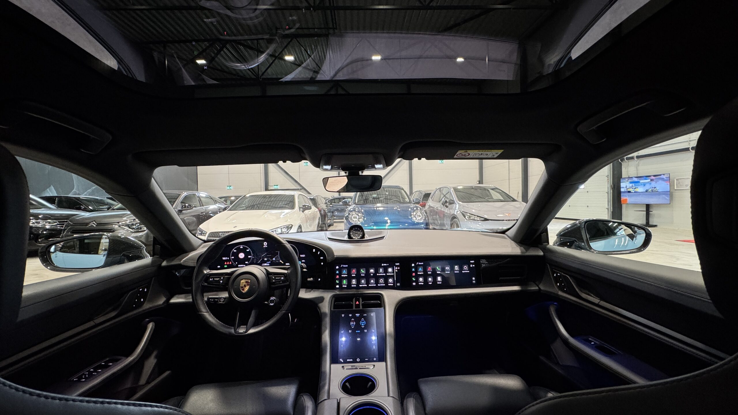 Car image 20