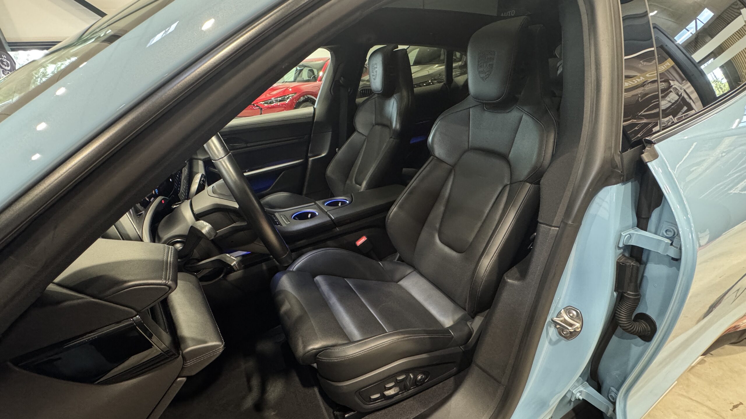 Car image 30