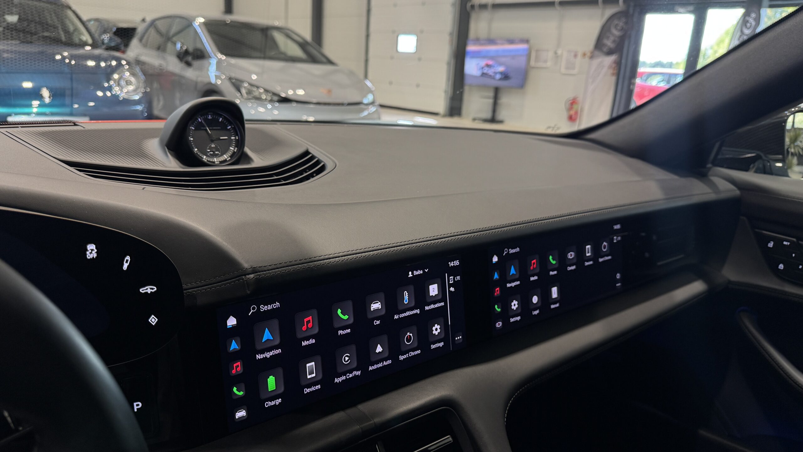 Car image 32
