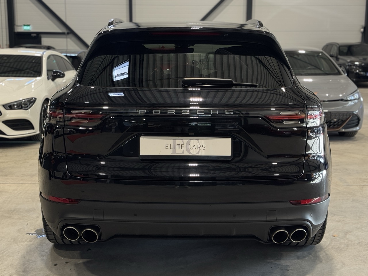 Car image 4