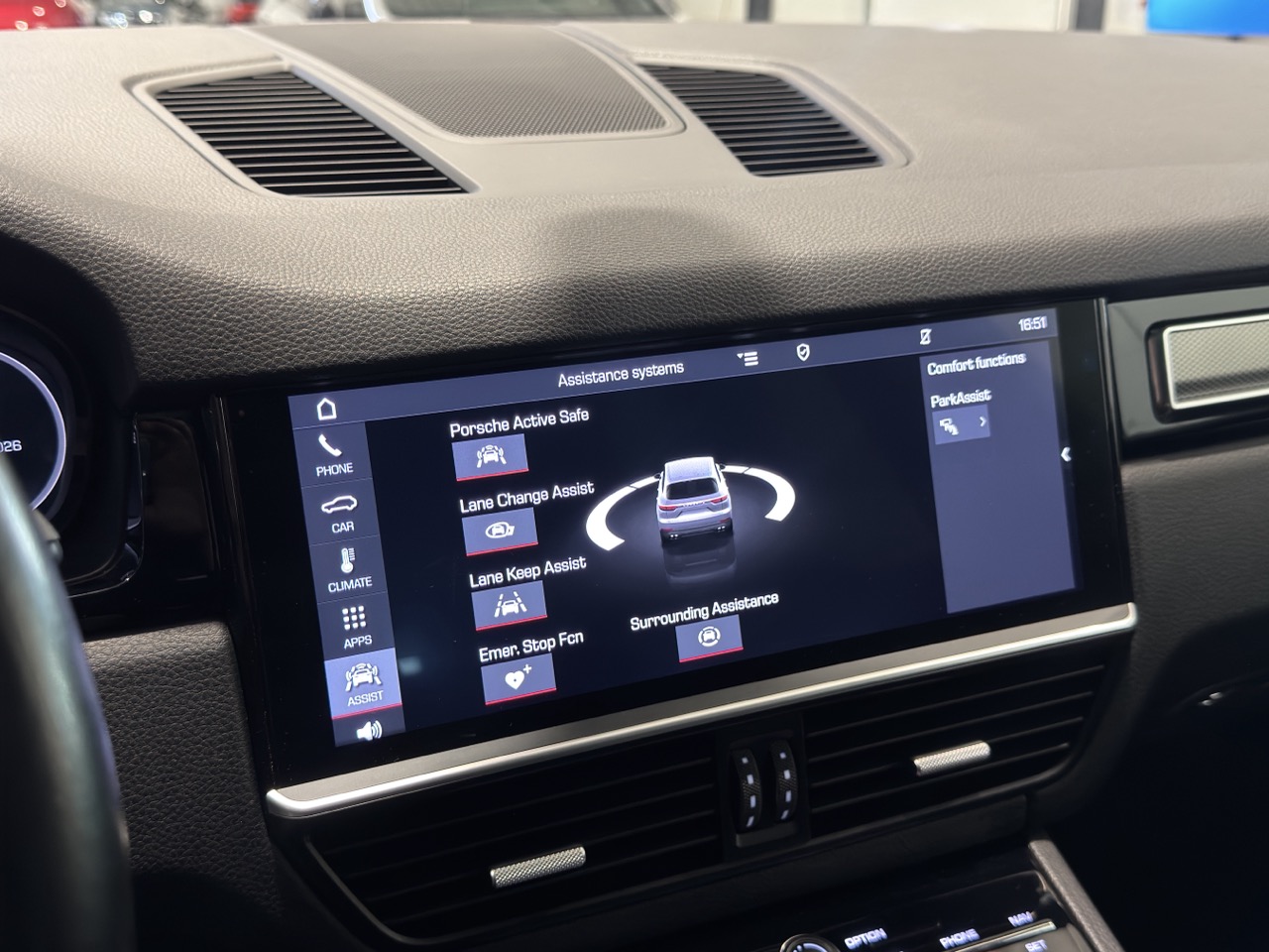 Car image 22