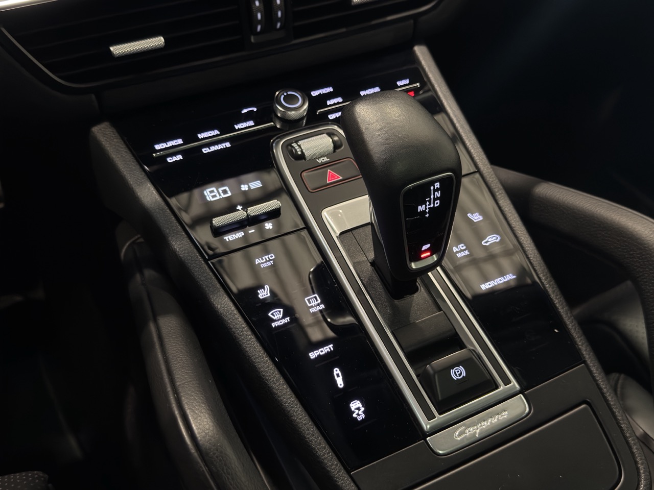 Car image 24