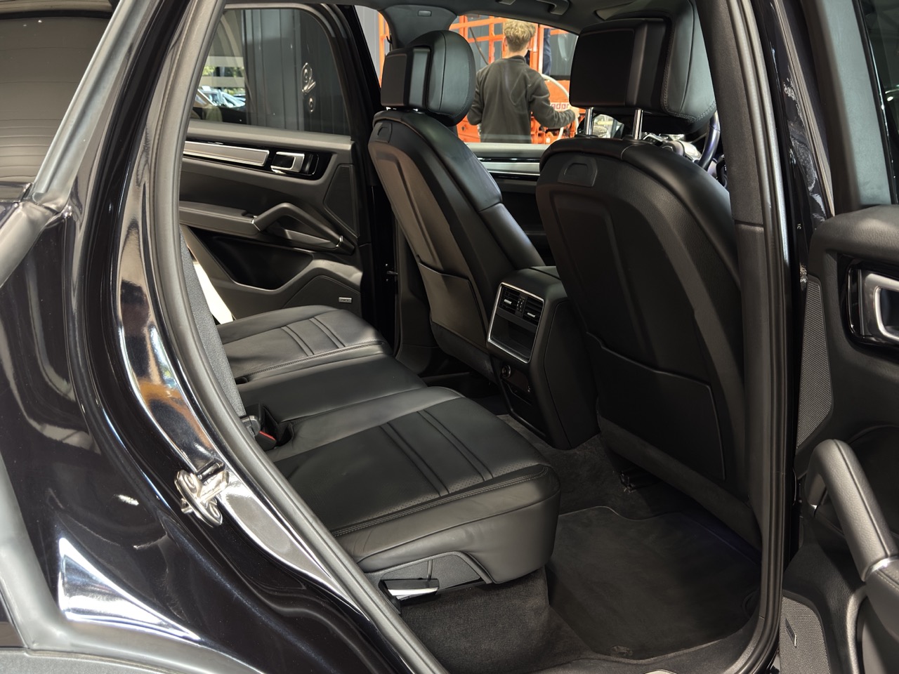 Car image 29