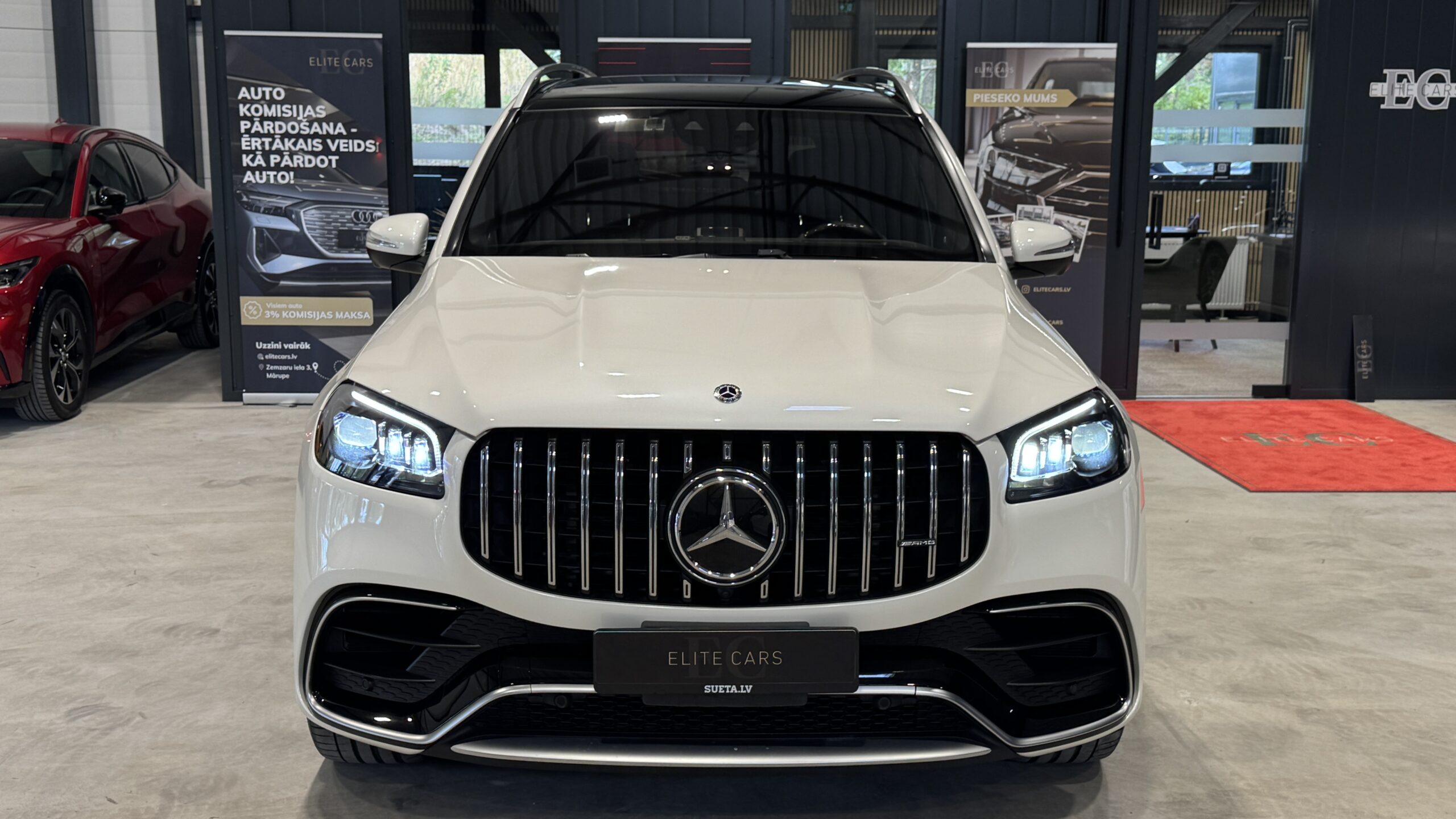 Car image 8