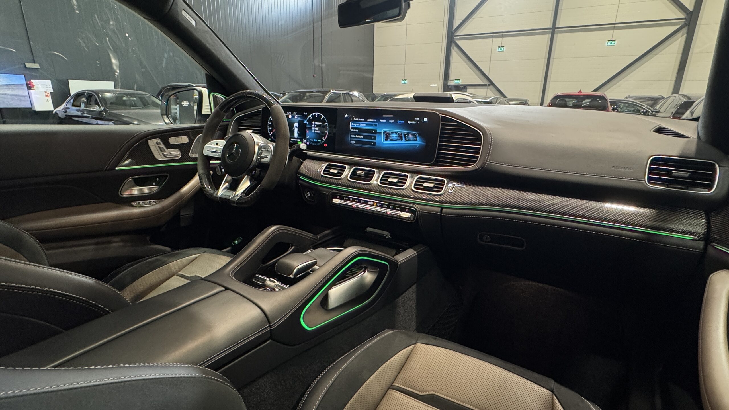 Car image 13