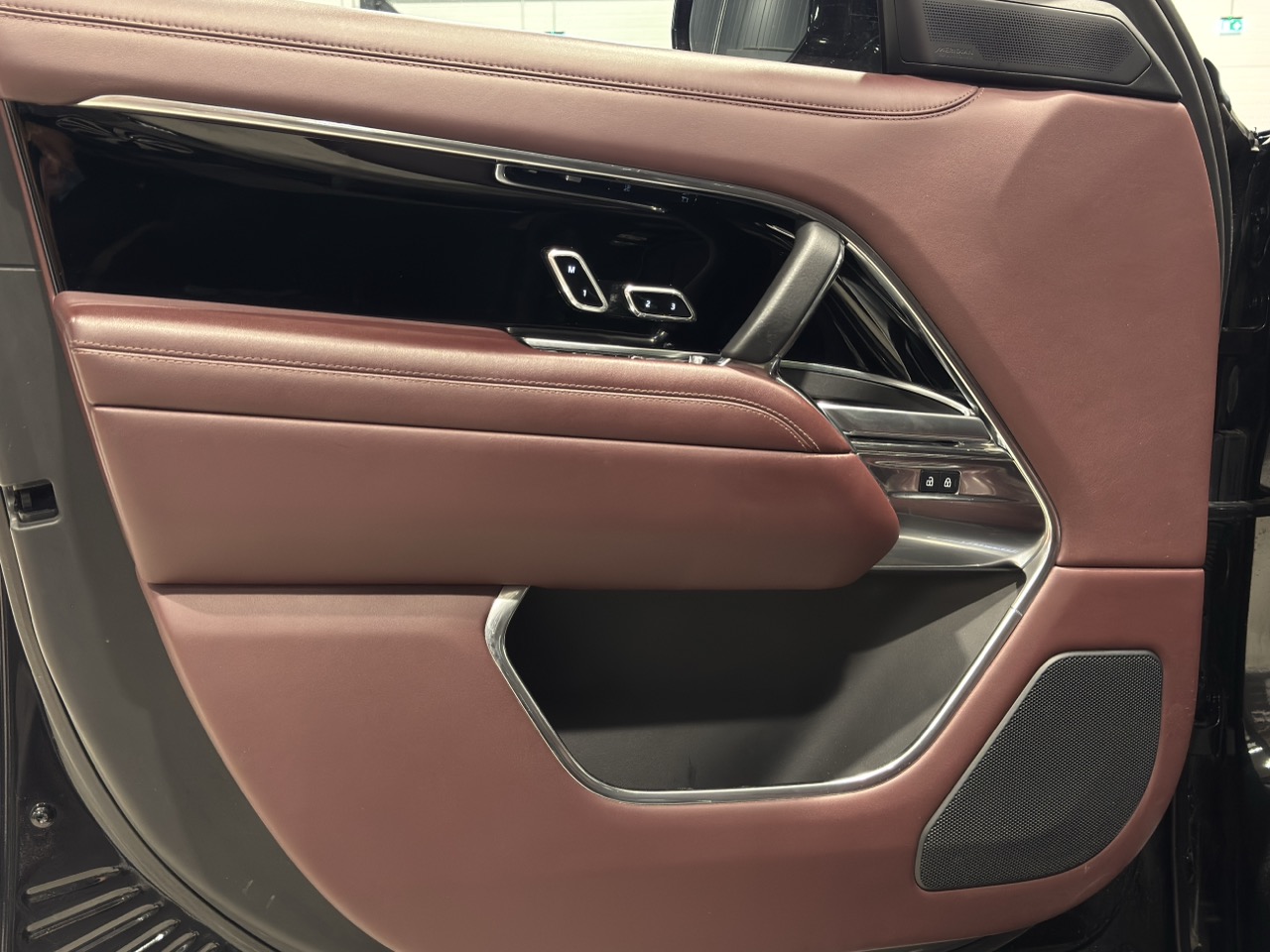 Car image 35