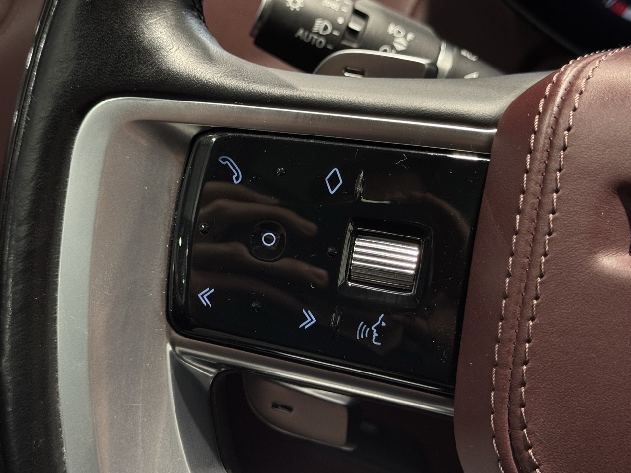 Car image 32