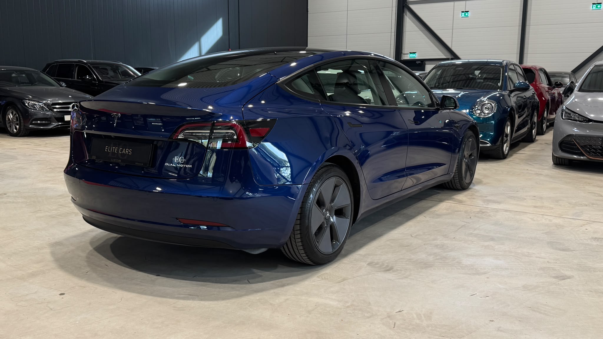 Car image 5