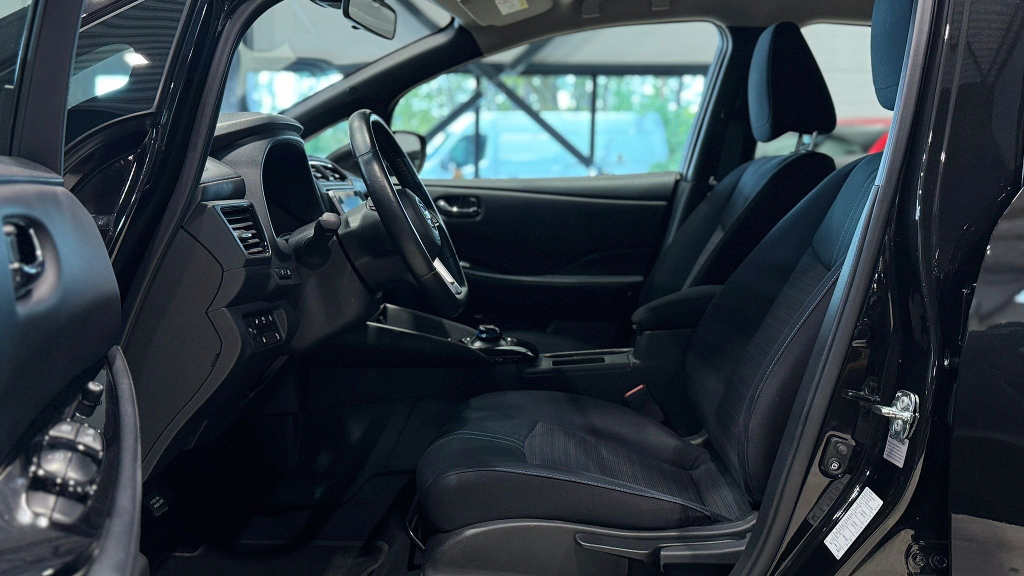 Car image 8