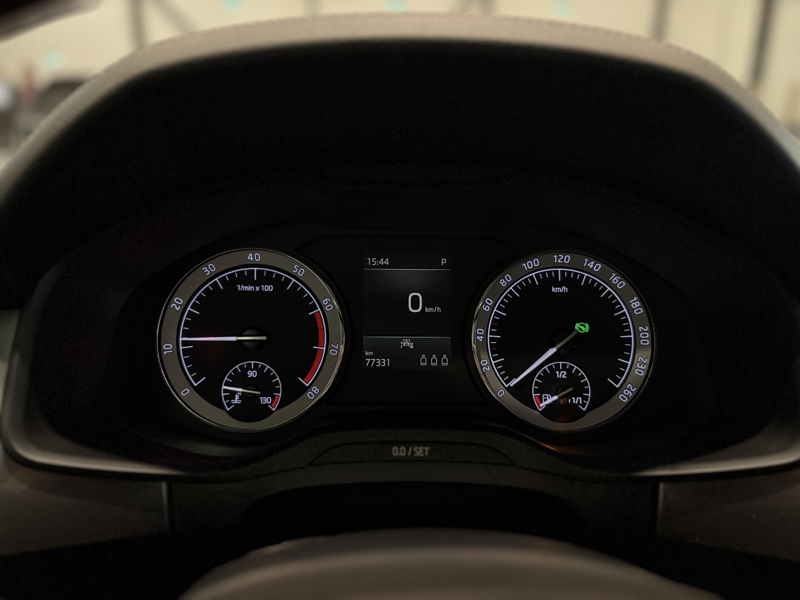 Car image 9