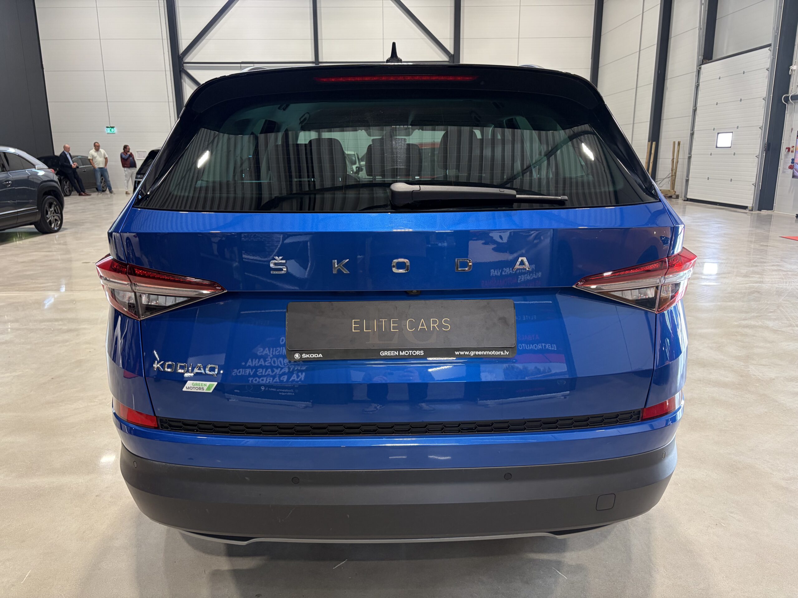 Car image 3