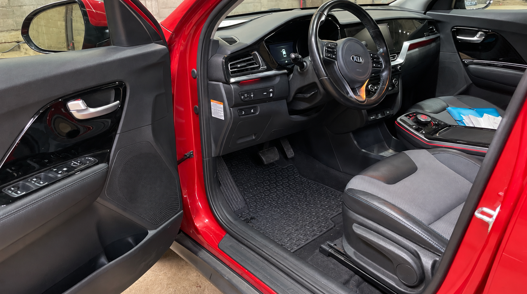 Car image 4