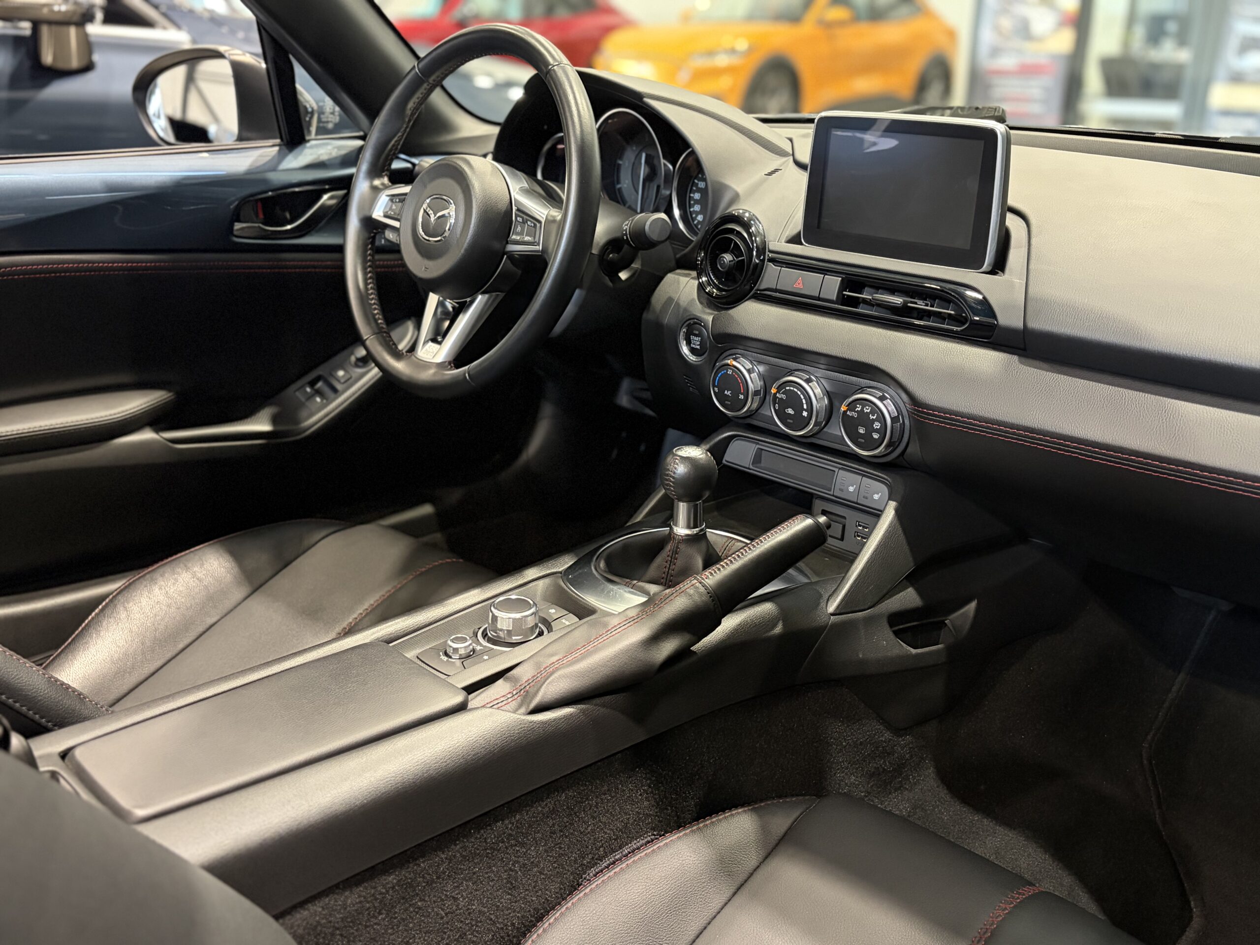 Car image 13
