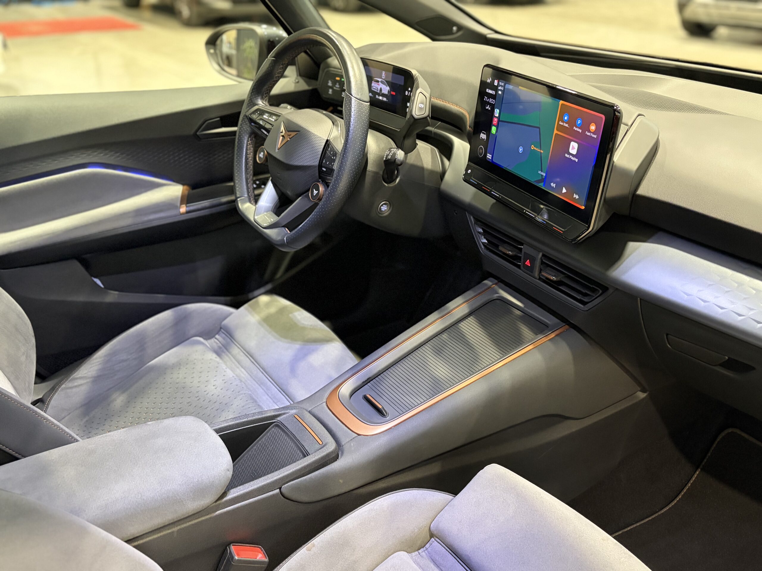 Car image 26