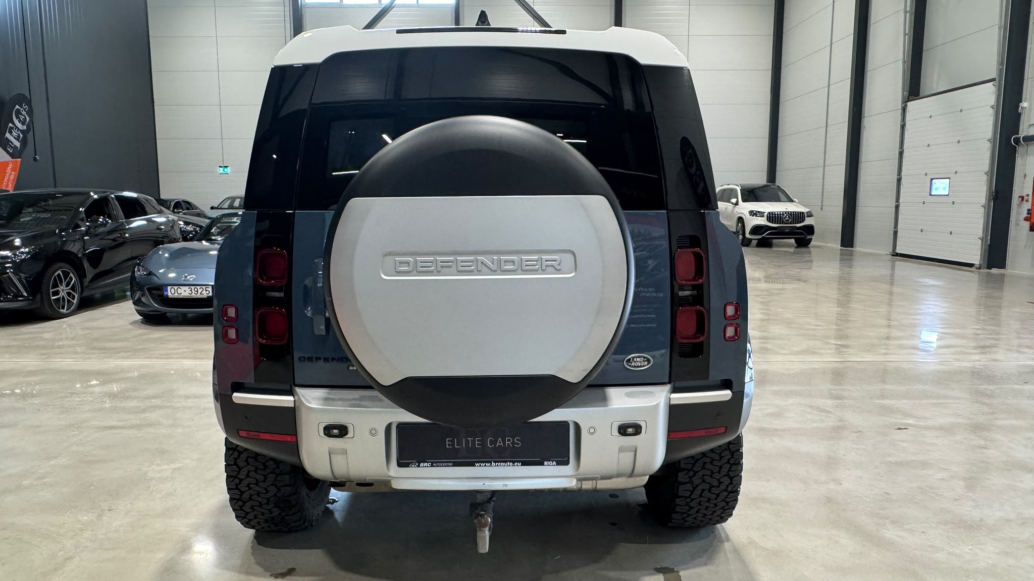 Car image 3