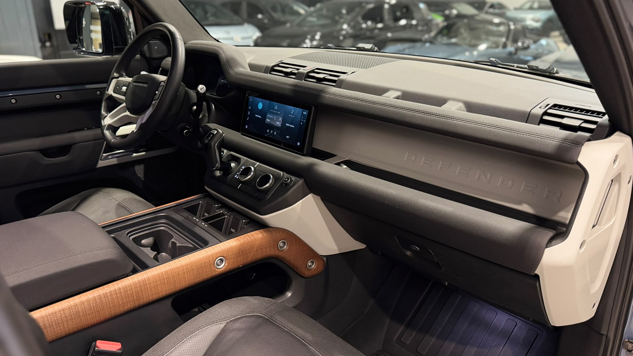 Car image 17