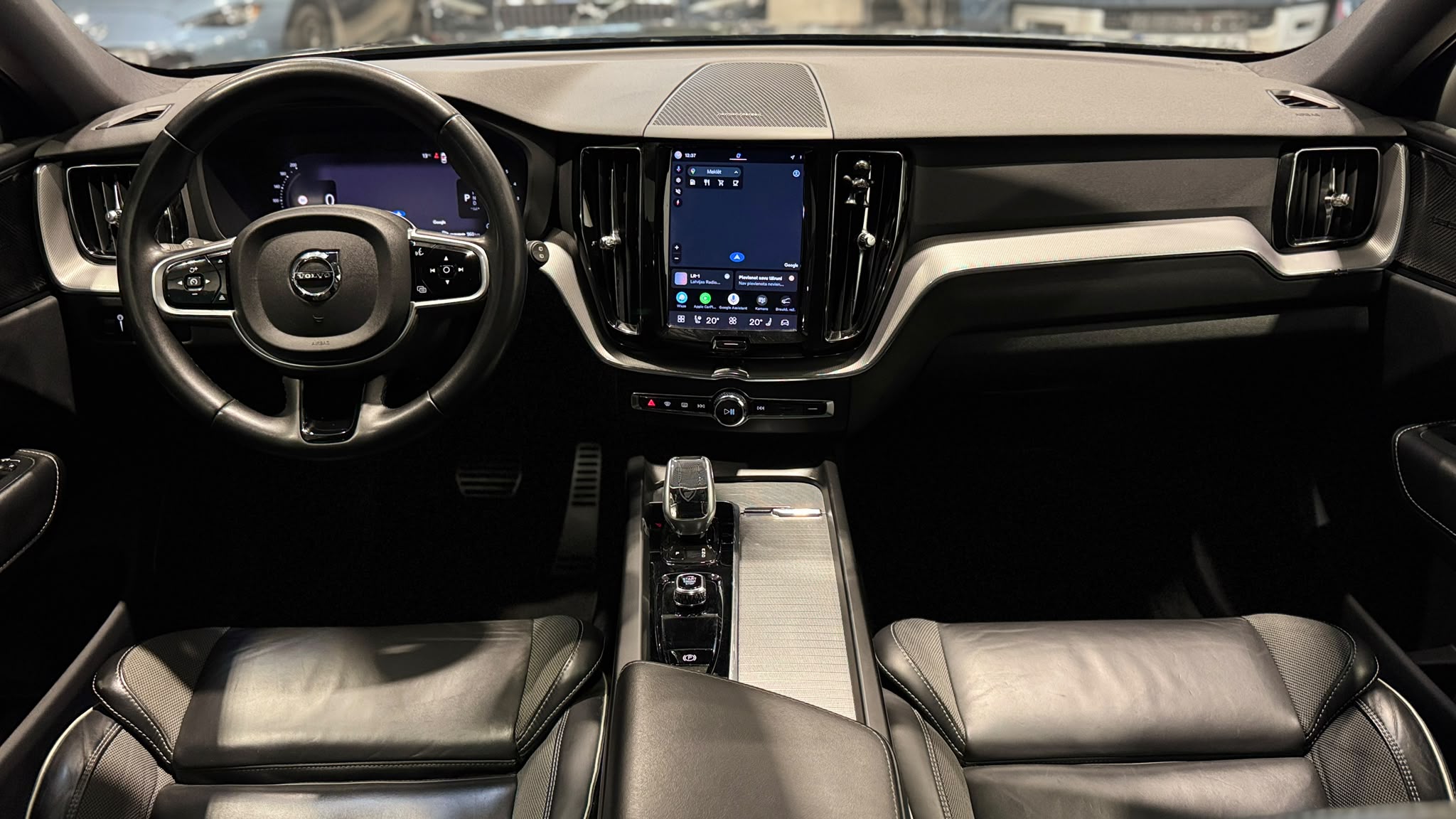 Car image 9