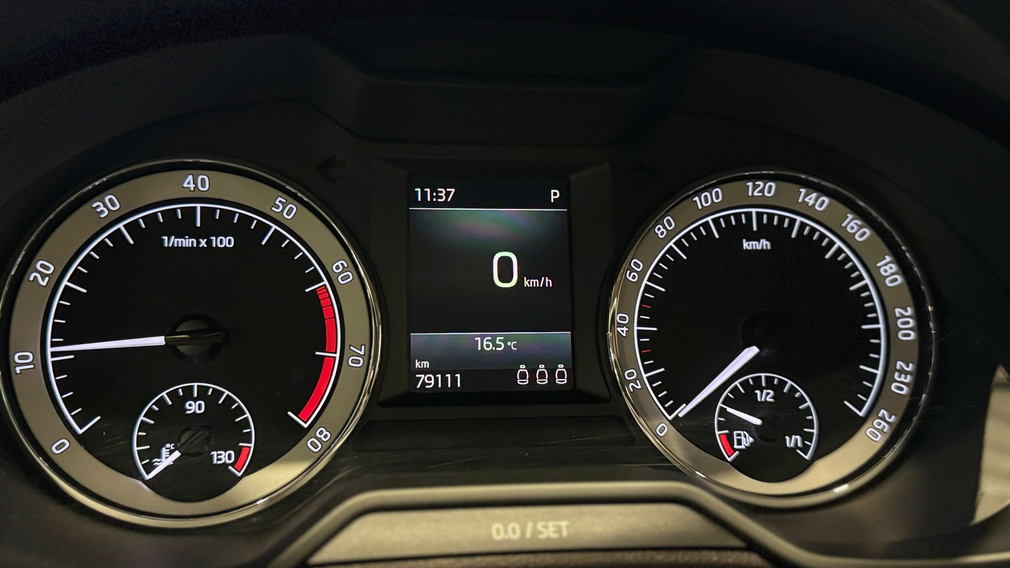 Car image 11