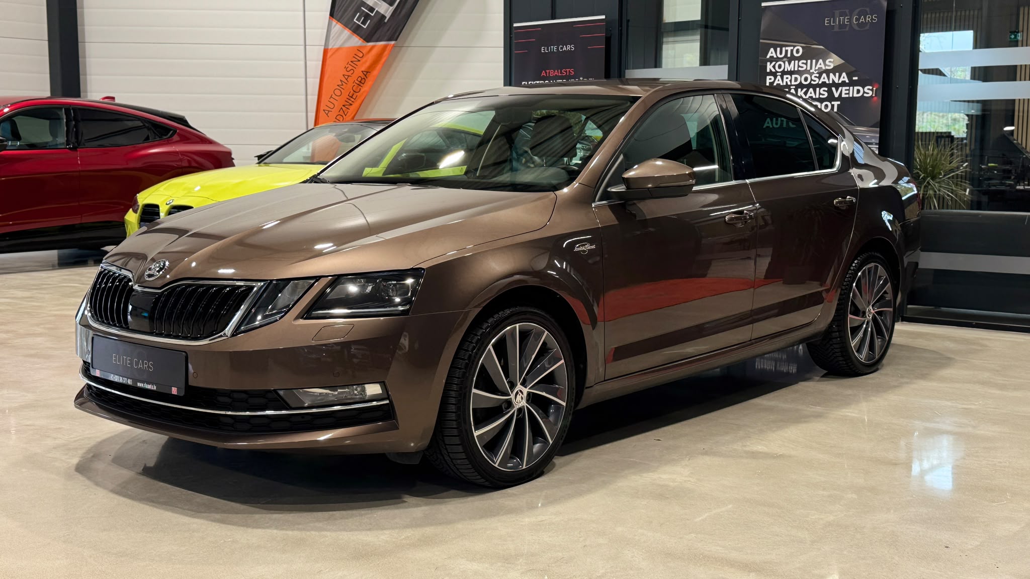 Car image 4