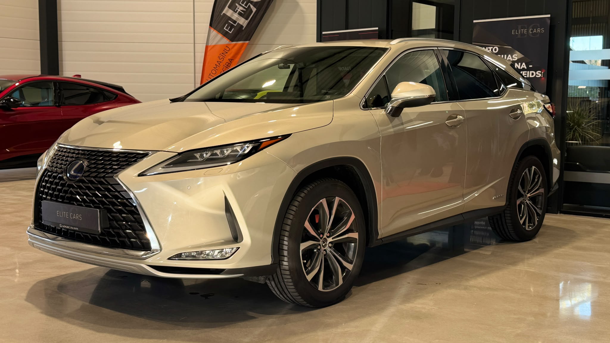 Car image 4