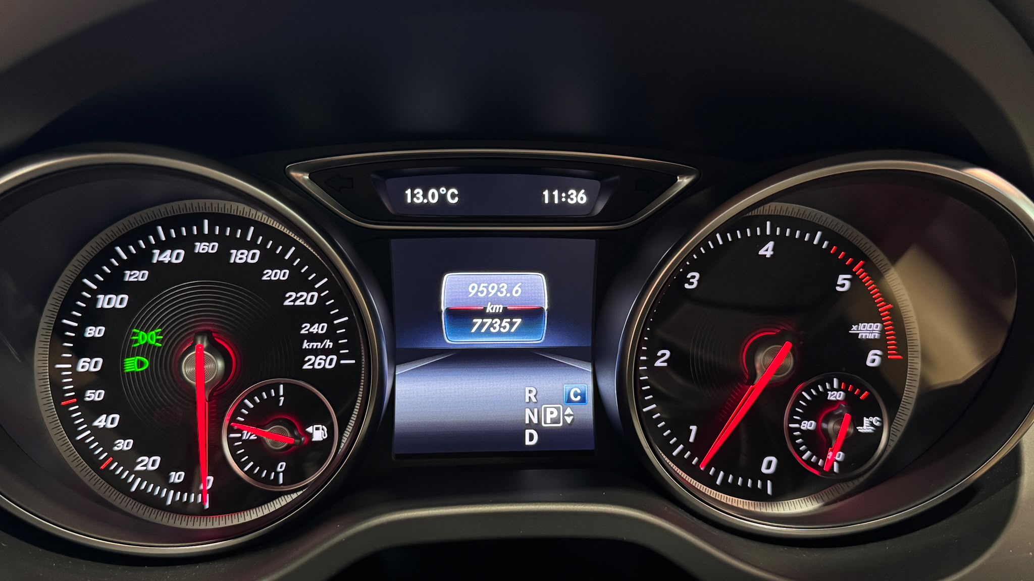 Car image 11