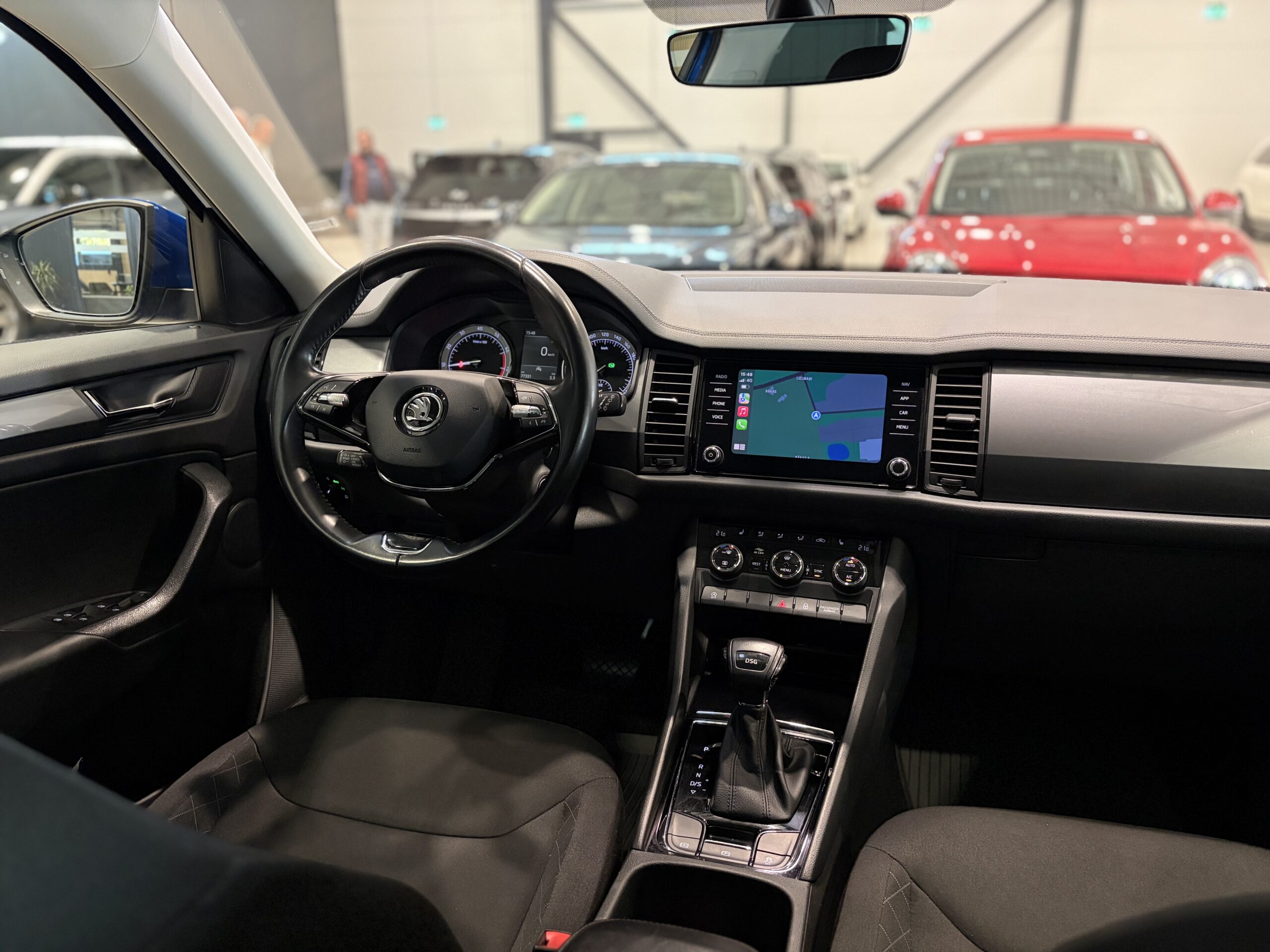 Car image 15
