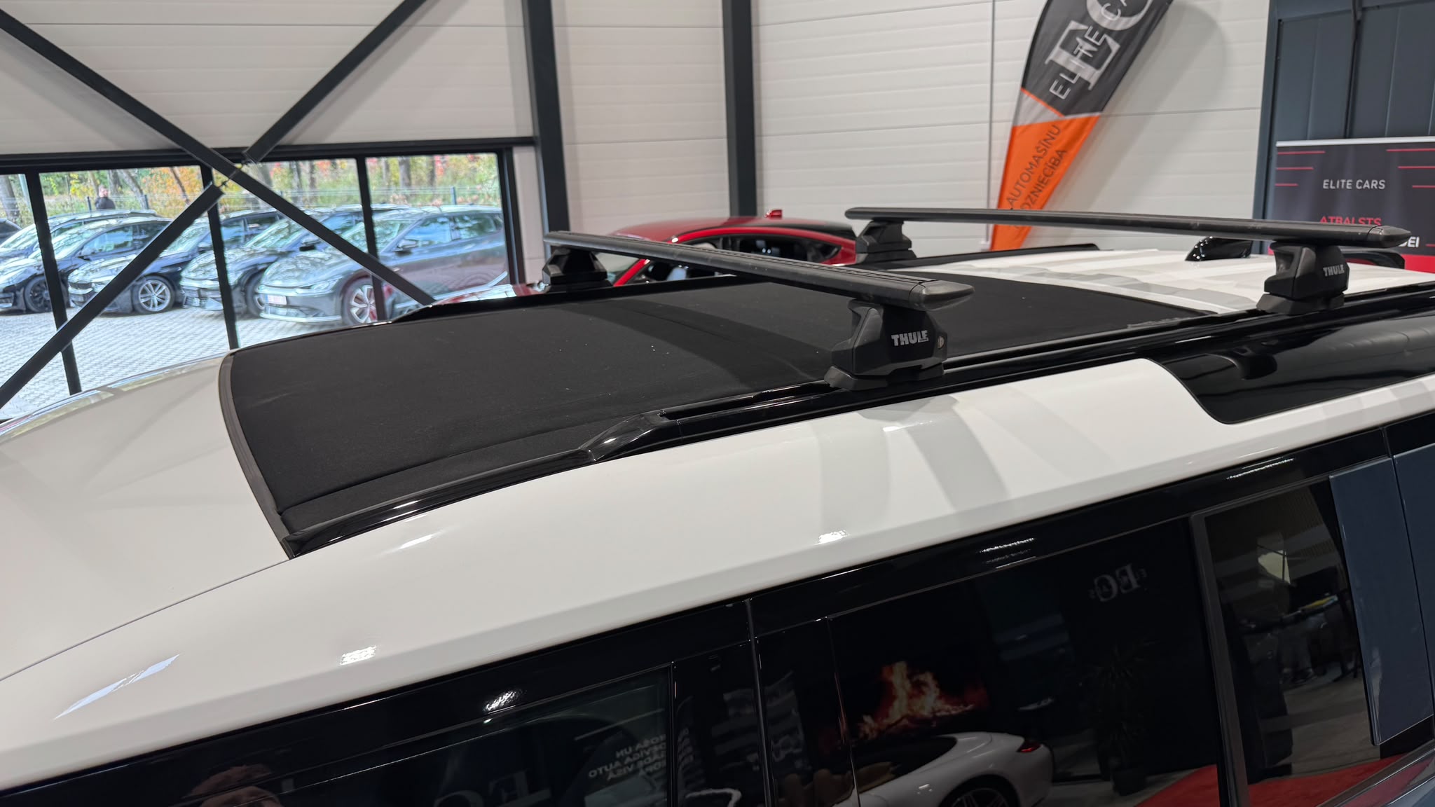 Car image 24