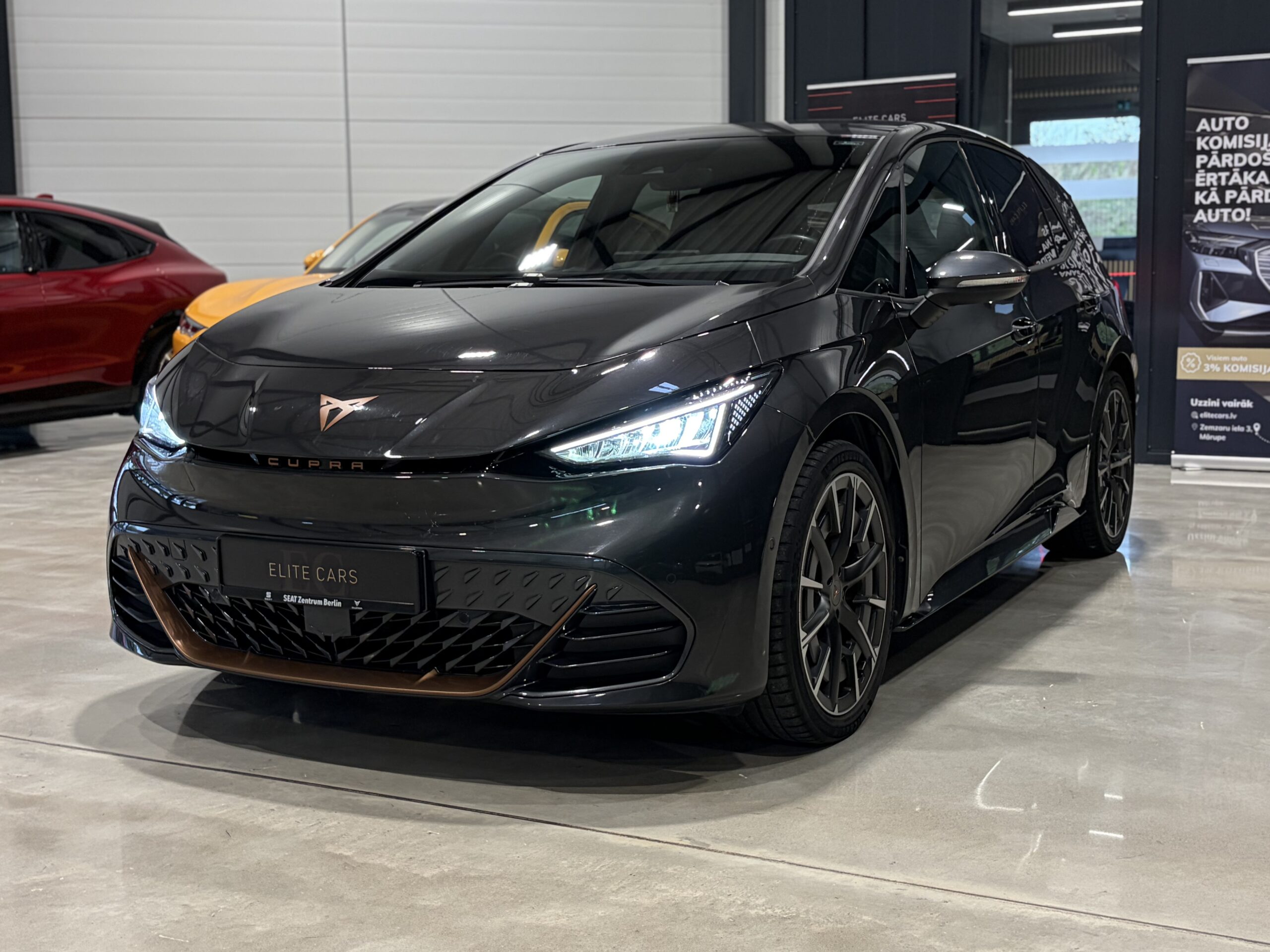 Car image 30