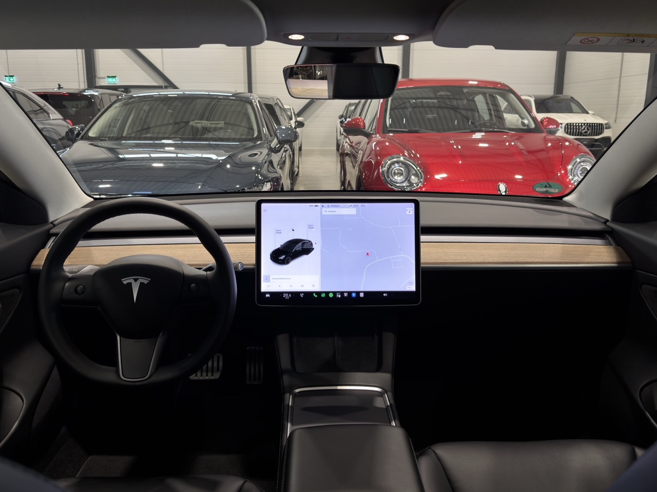 Car image 12