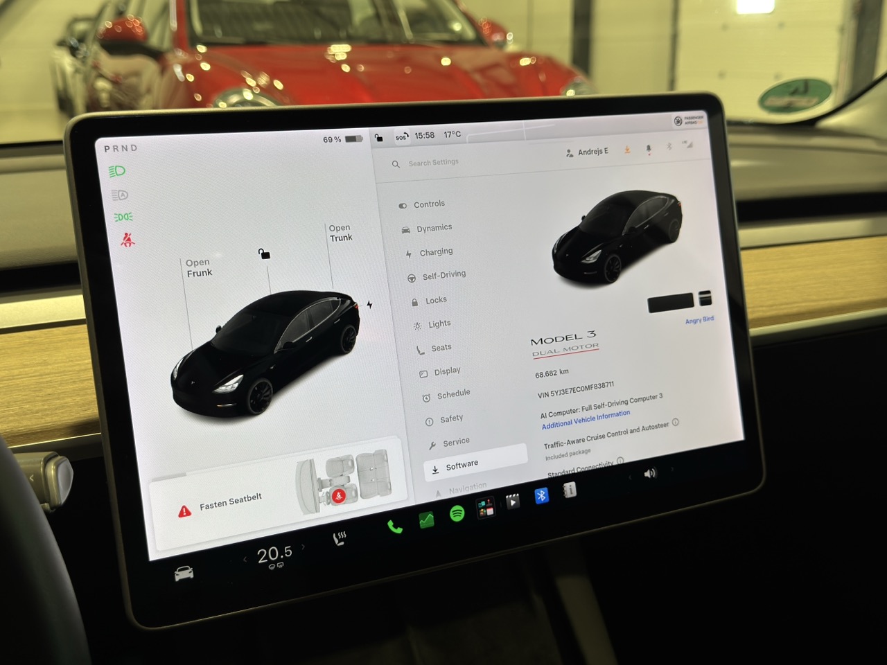 Car image 16