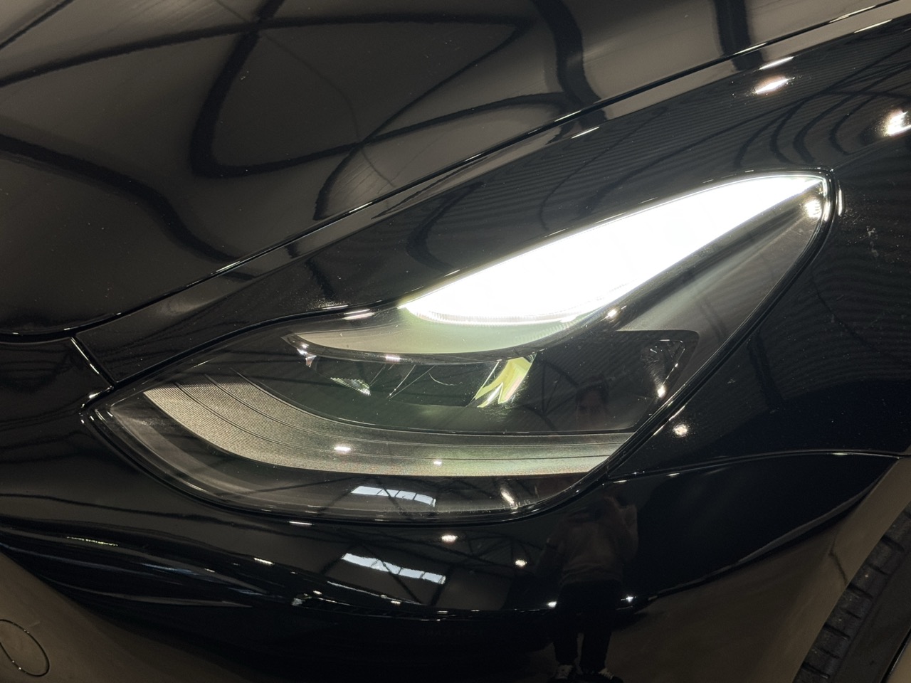 Car image 24