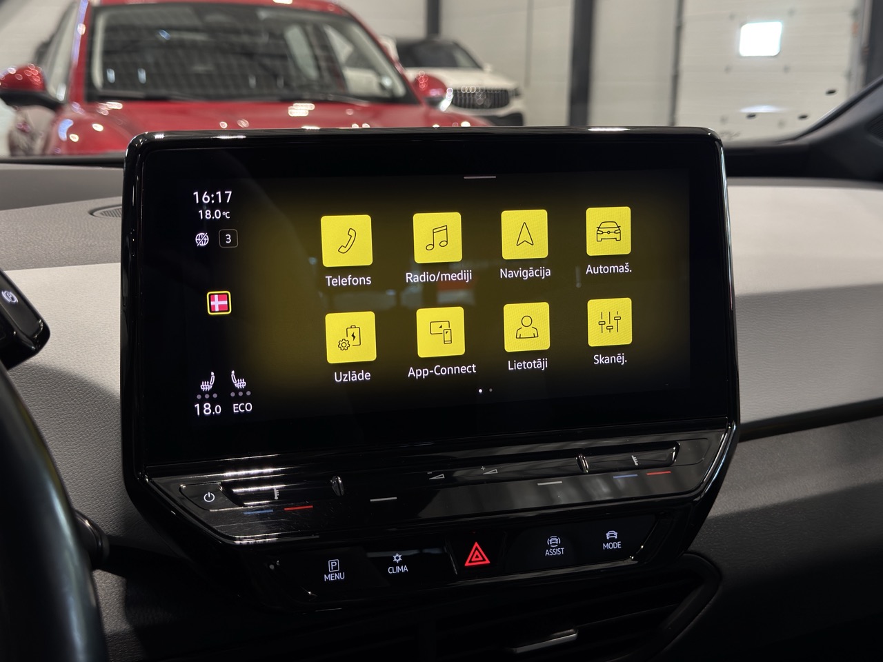 Car image 17
