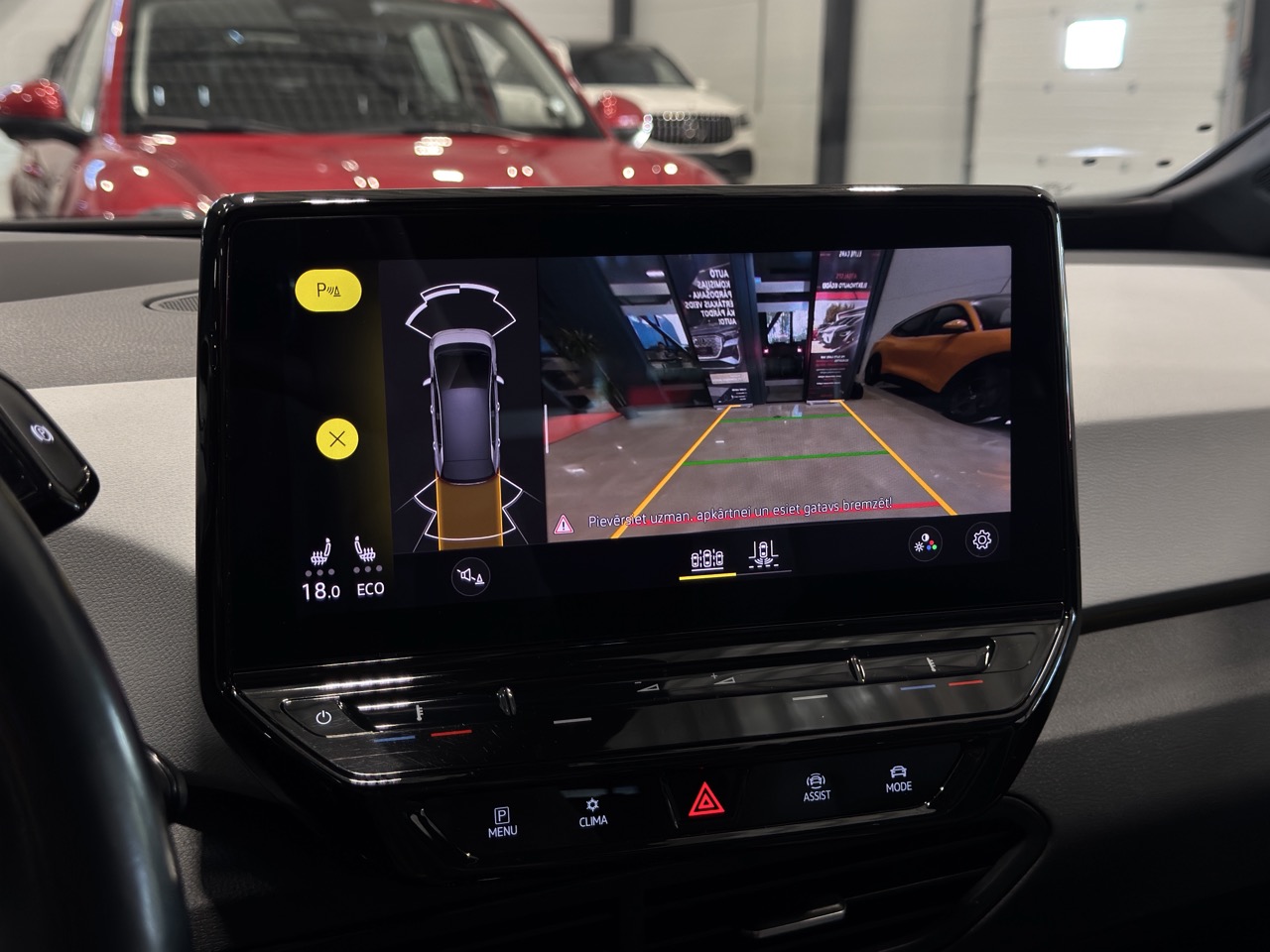 Car image 18