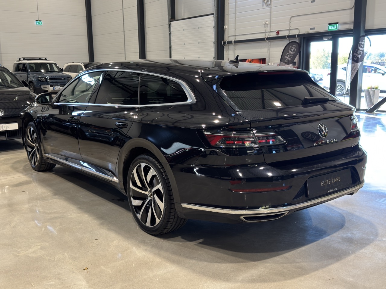 Car image 3