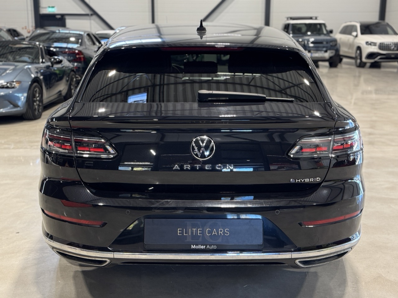 Car image 4