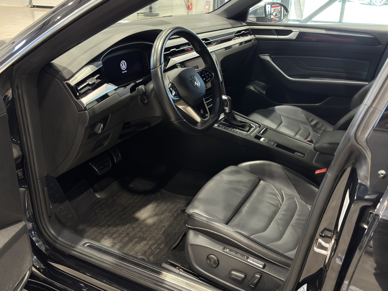 Car image 8