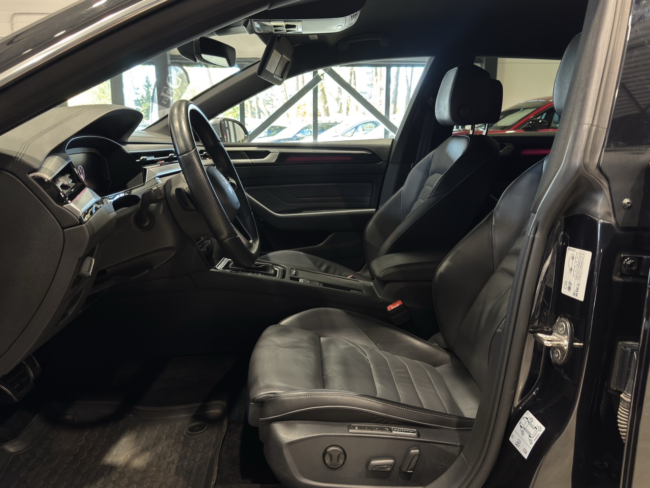 Car image 9