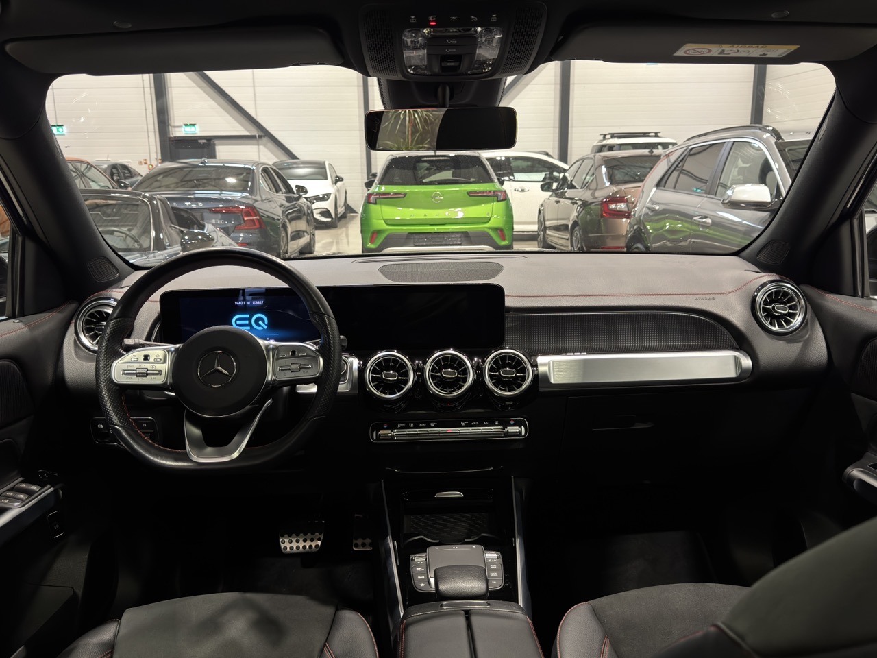 Car image 13